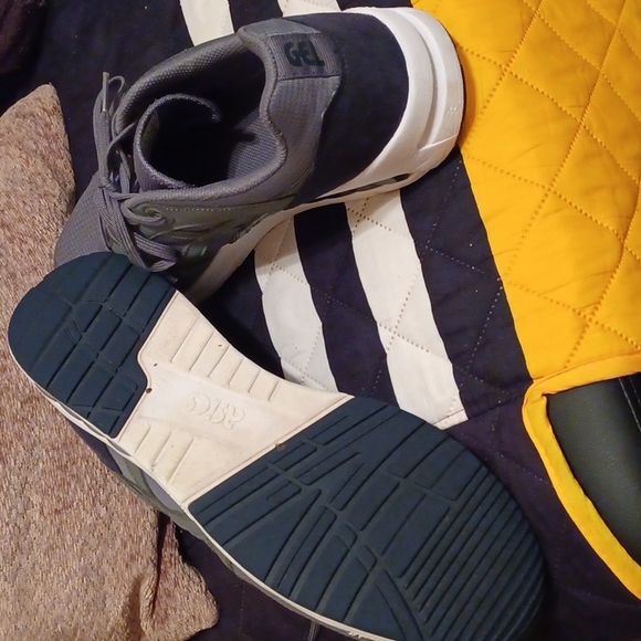 Men's ASICS gel tennis shoes size 14 - Picture 4 of 5